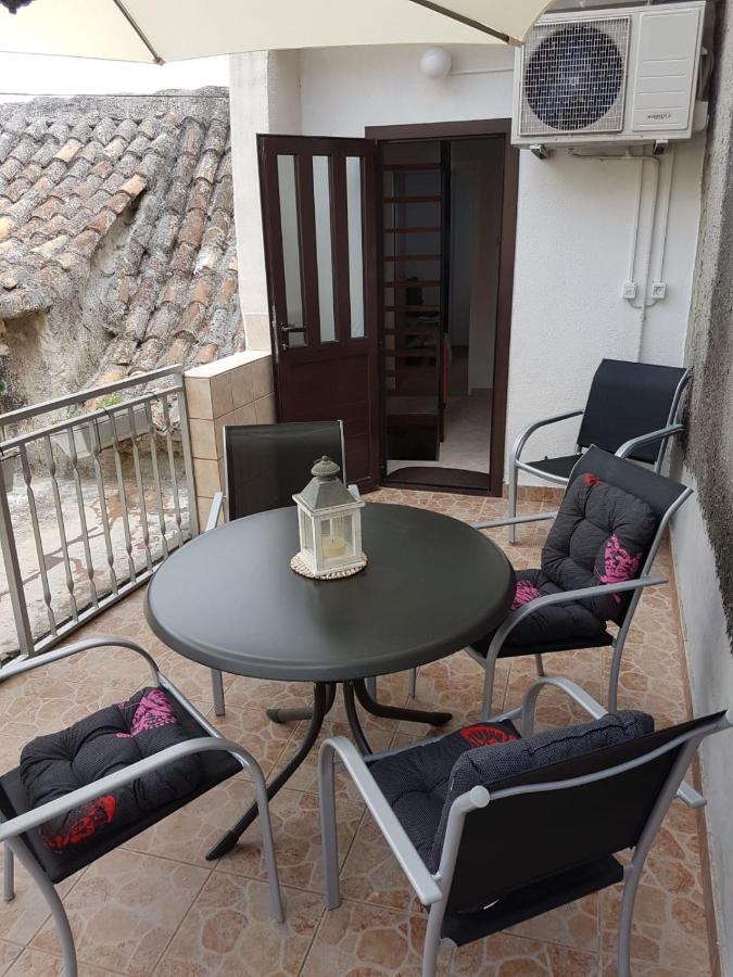 Beachfront House Sea La Vie Kastela Exterior photo
